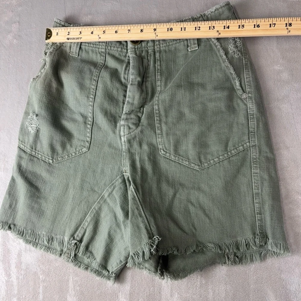 We The Free Distressed Shorts Women's US 4 Sage Green Frayed Hem High Rise Baggy - Picture 8 of 9